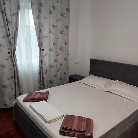 Apartamentdecebal Appartamento Constanţa Esterno foto